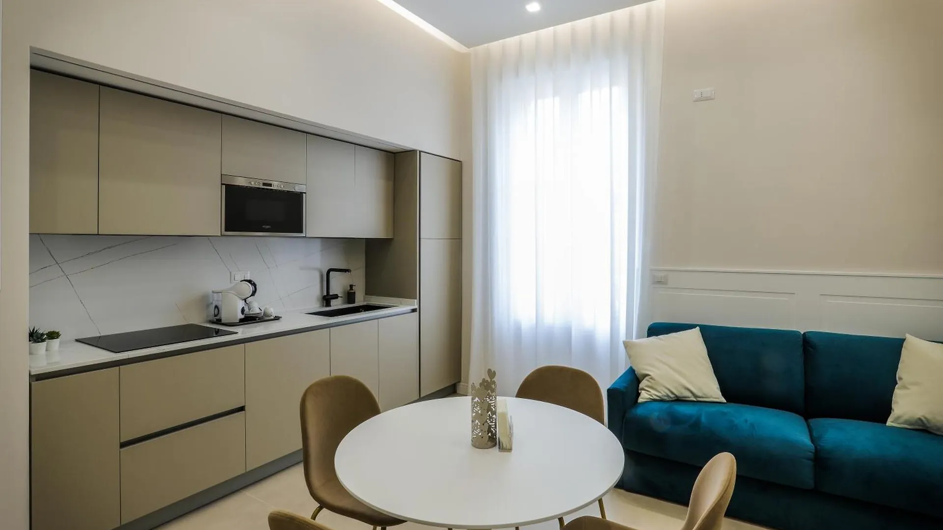 Conte Relais Suite Napoli 0*,